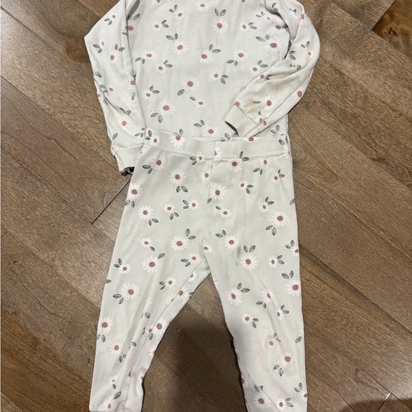 Petit Lem Floral Pajama Set - With Imperfections - Picture 1 of 5